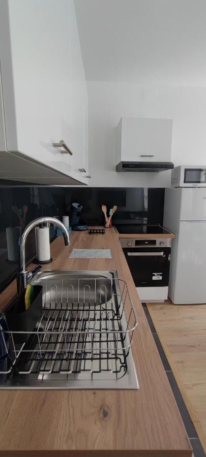 Appartement Le Petit Charcot Charleville-Mézières Exteriör bild