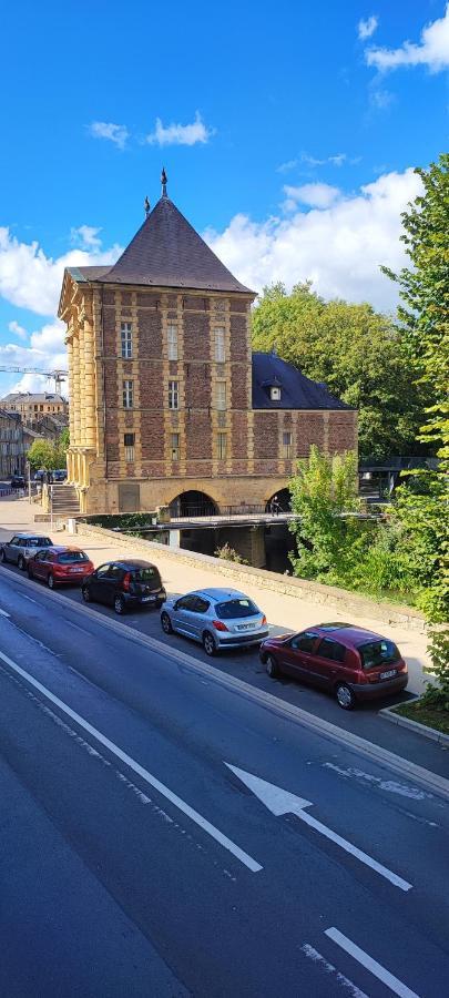 Appartement Le Petit Charcot Charleville-Mézières Exteriör bild