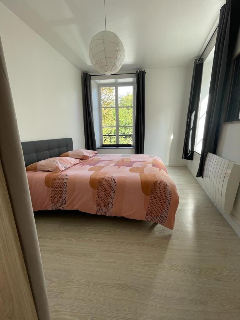 Appartement Le Petit Charcot Charleville-Mézières Exteriör bild