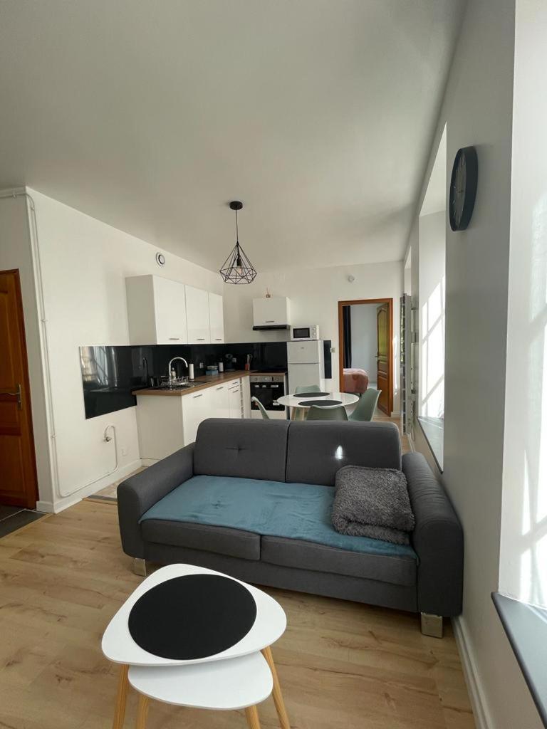 Appartement Le Petit Charcot Charleville-Mézières Exteriör bild