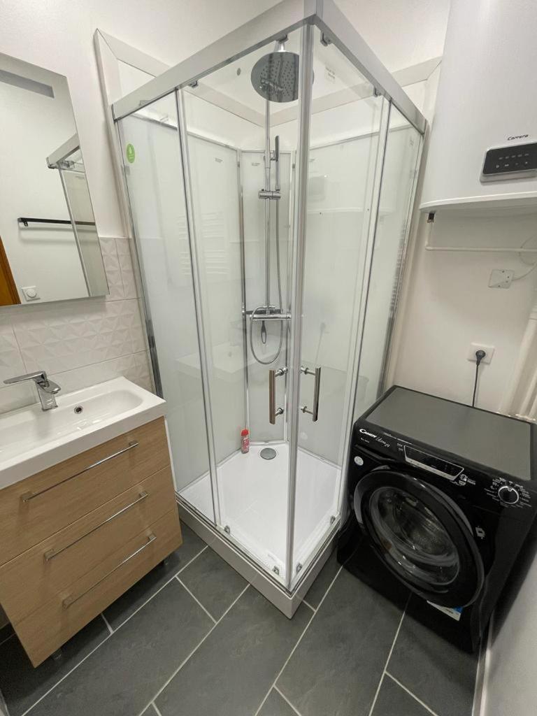 Appartement Le Petit Charcot Charleville-Mézières Exteriör bild