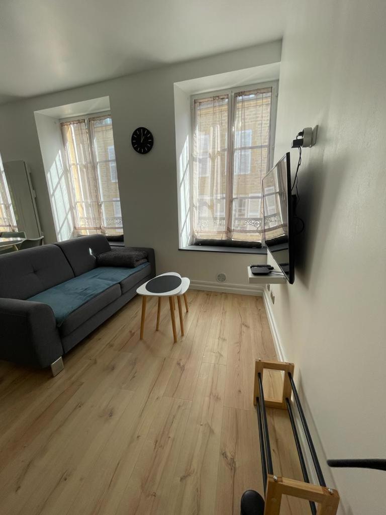 Appartement Le Petit Charcot Charleville-Mézières Exteriör bild